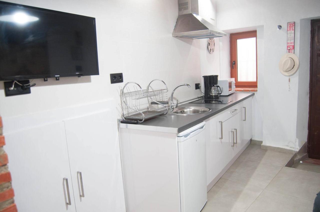 Caleros 8 Estudio - Apartamentos De La Parte Antigua De Caces Екстериор снимка